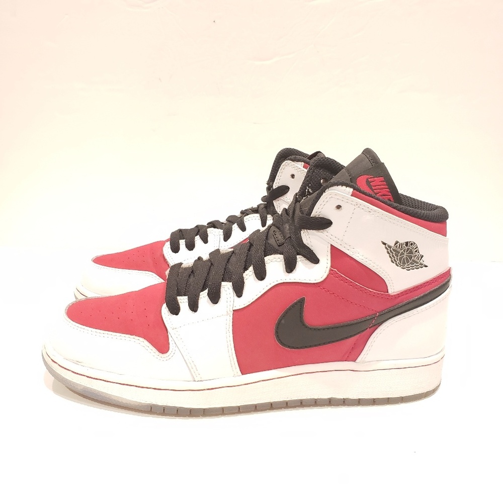 Jordan 1 retro youth carmine size 6.5 Youth 575441-123
